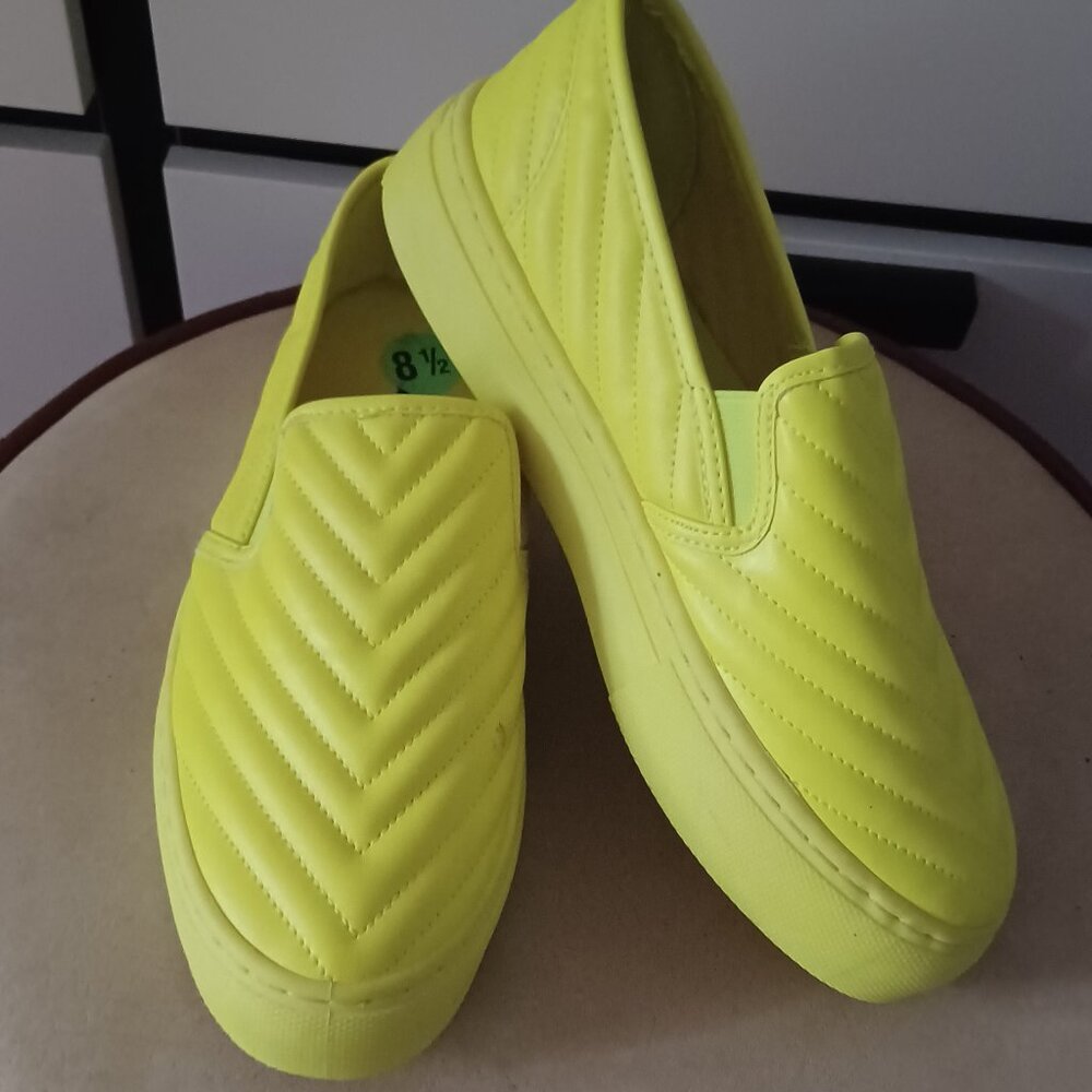 Qupid yellow slip on sneaker, size 8.5